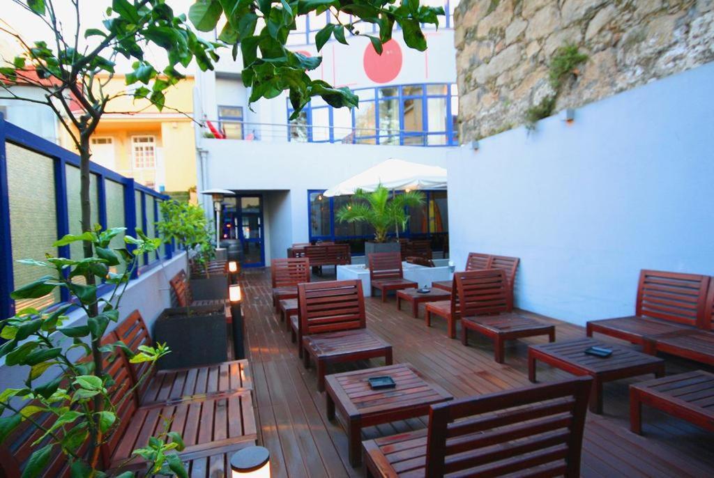 Pilot Design & Bar Hostal *