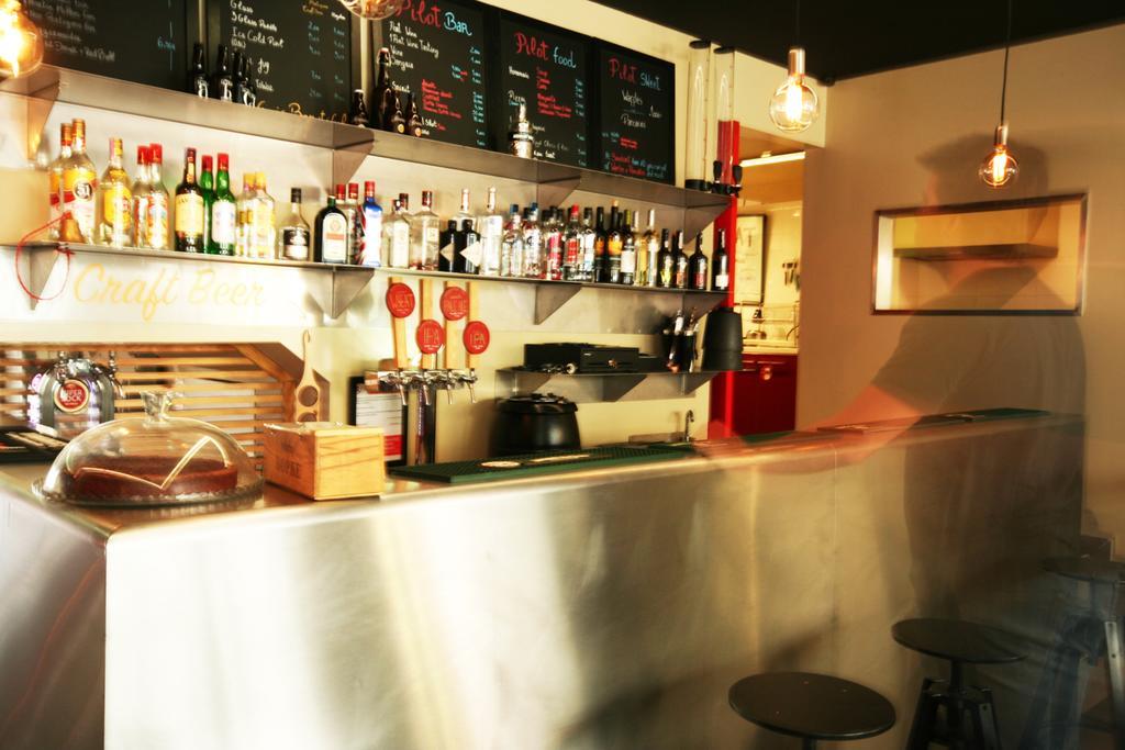 Hostel Pilot Design & Bar Porto
